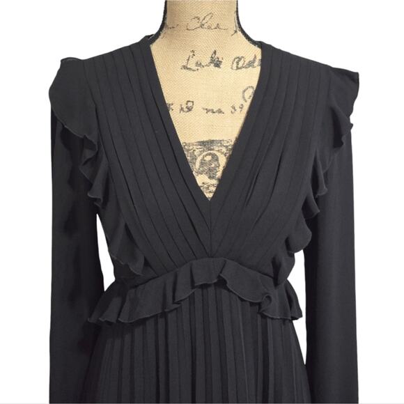 Express Black Ruffle Pleated Long Sleeve Dress Size Small - Picture 1 of 6